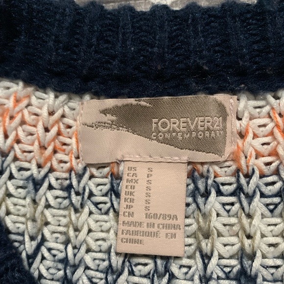 Forever 21 Contemporary Sweater Size Small Long sleeve - Picture 3 of 6